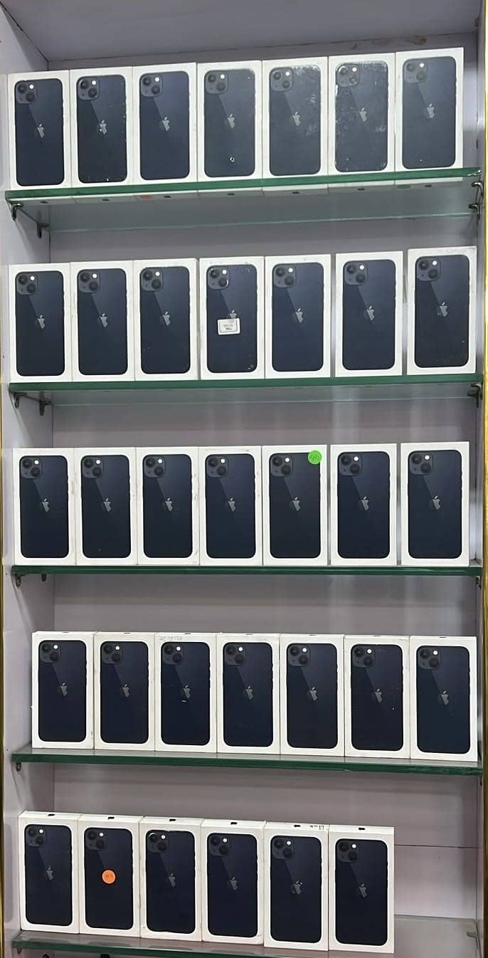 Apple iPhone 13 2