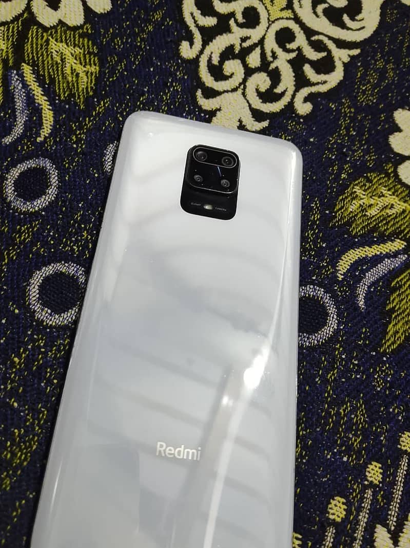 Xiaomi Redmi Note 9S 0