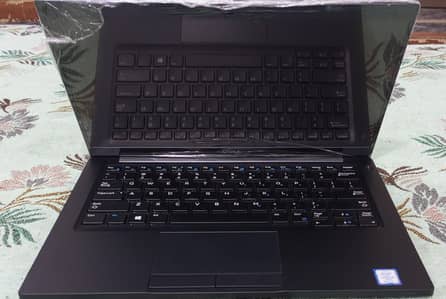 Dell latitude 7390 Core i5 8 V pro 8/256 Slim,light Box pack condition