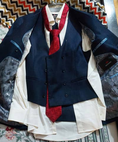 3piece complete suit, 3 to 4 hours used