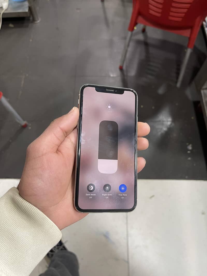 Apple iPhone X 3