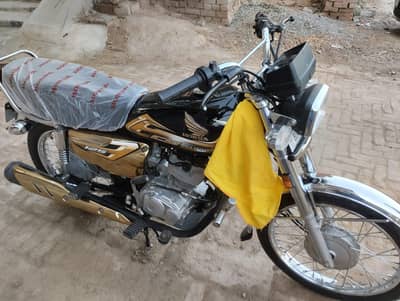 Honda CG 125 Gold edition Black 2026