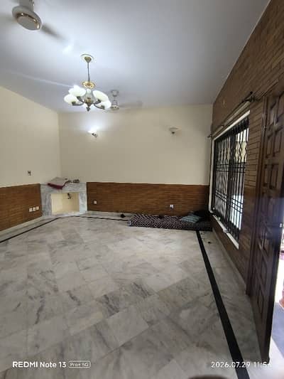 2 Bedrooms & 2 Bathrooms TV Lounge Kitchen
