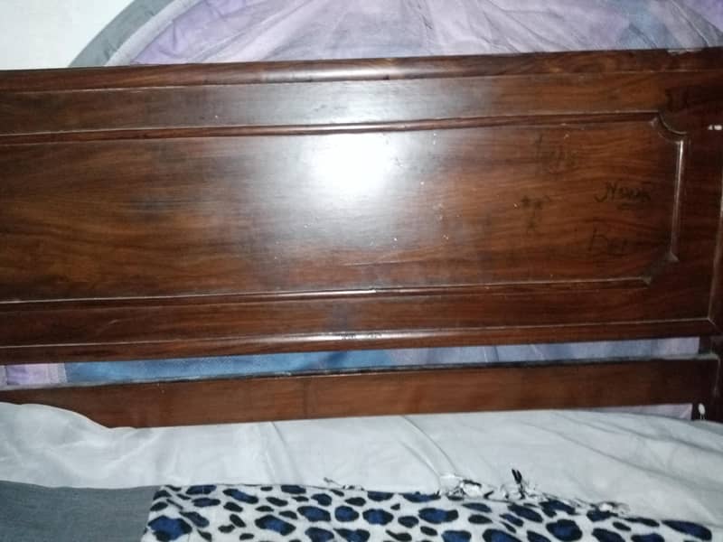 2 single beds 0
