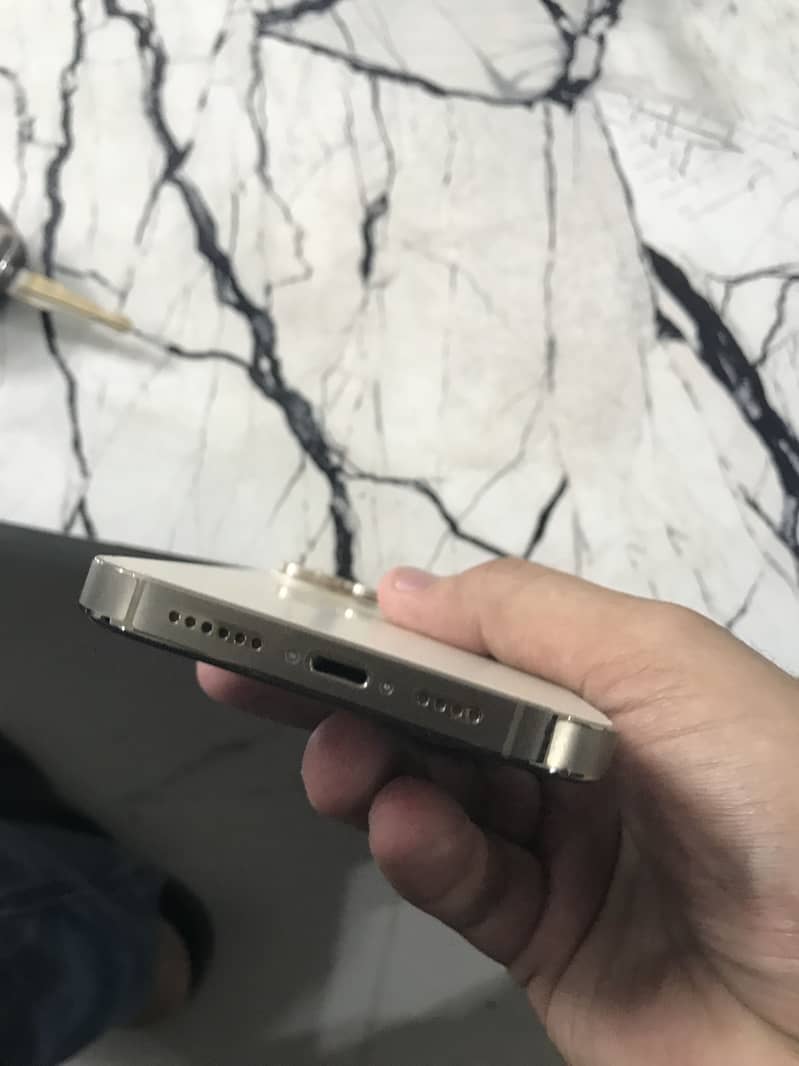 Apple iPhone 14 Pro Max 4