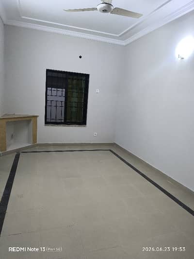 6 Bedrooms & 5 Bathrooms 2DD 2 TV Lounge & 2 Kitchen House For Rent