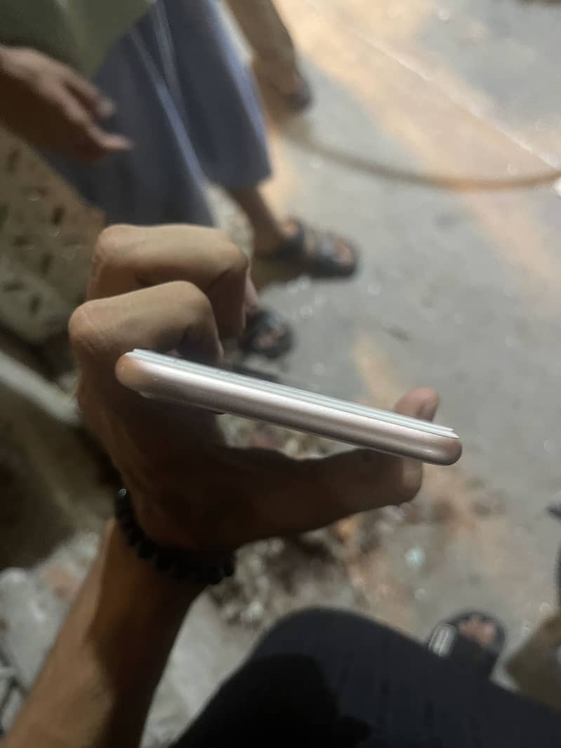 Apple iPhone 8 Plus 1