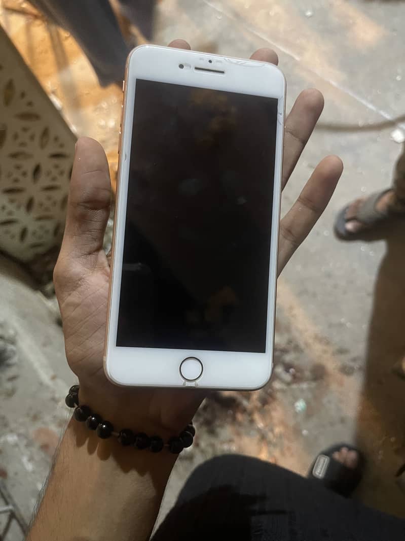 Apple iPhone 8 Plus 2