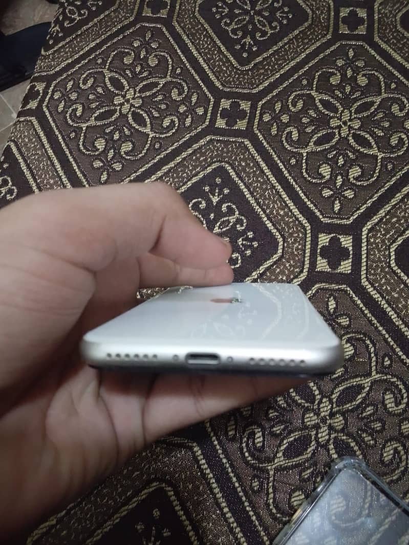 Apple iPhone SE 3