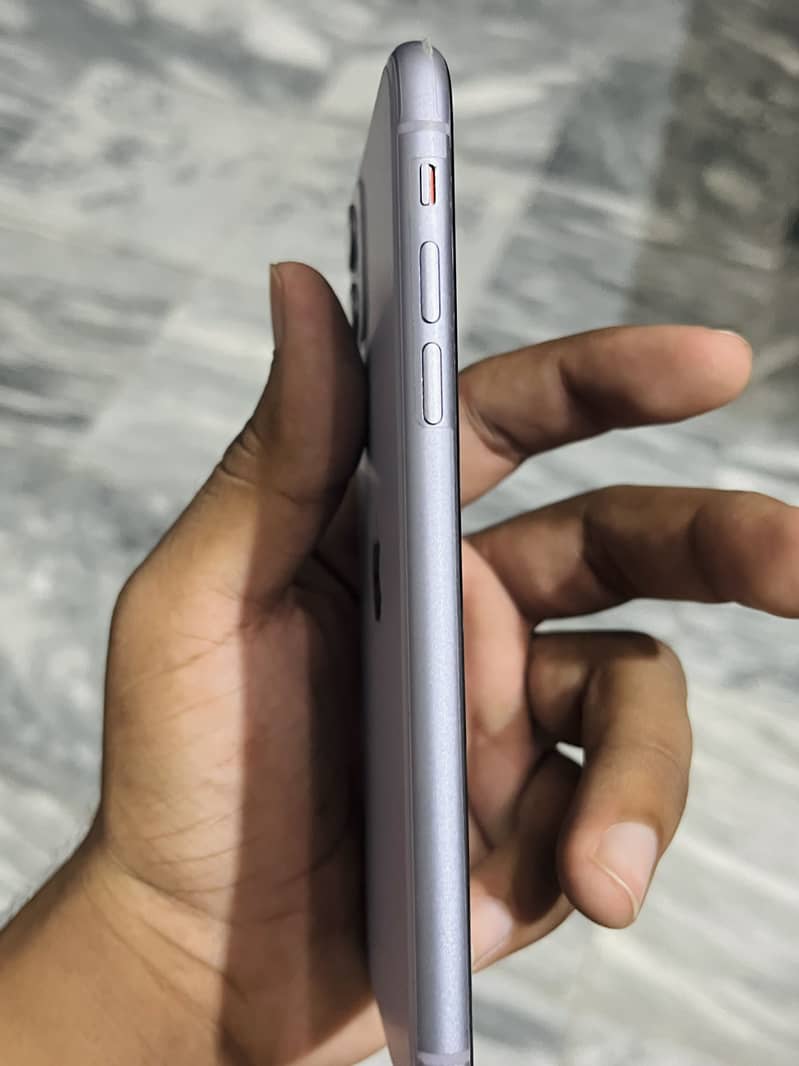 Apple iPhone 11 3