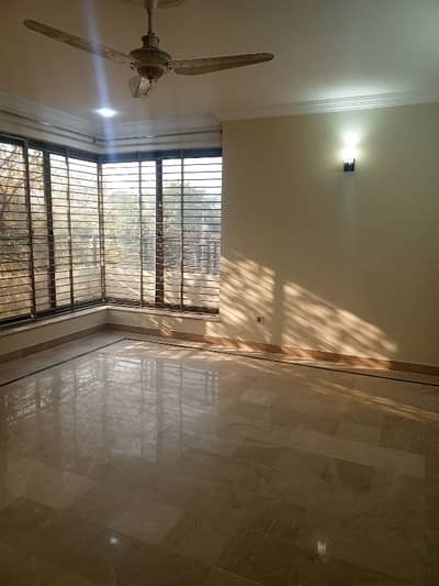 A Upper Portion Of 2100 Square Feet
