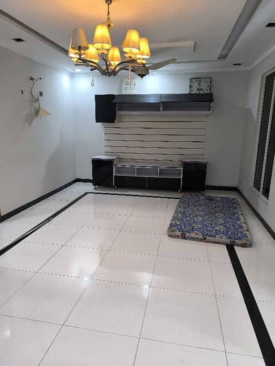 2 Bedrooms & 3 Bathrooms TV Lounge & Kitchen