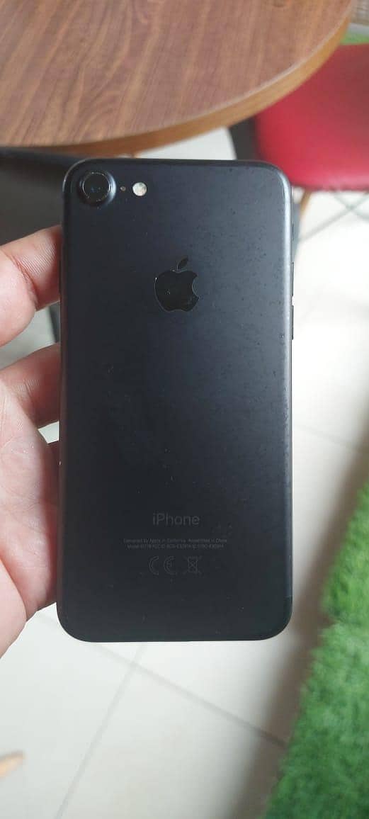 Apple iPhone 7 1