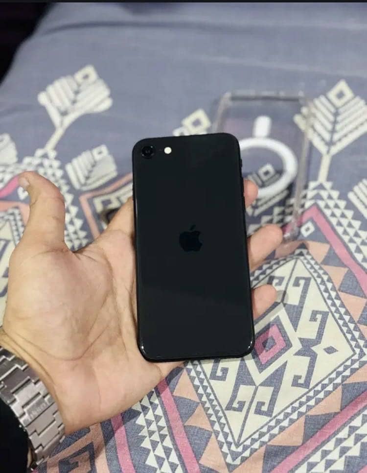 Apple iPhone SE 3rd Generation 0