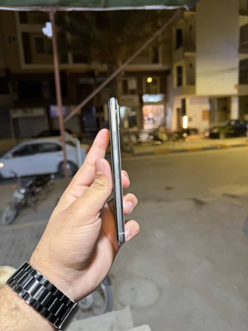 Apple iPhone X 2