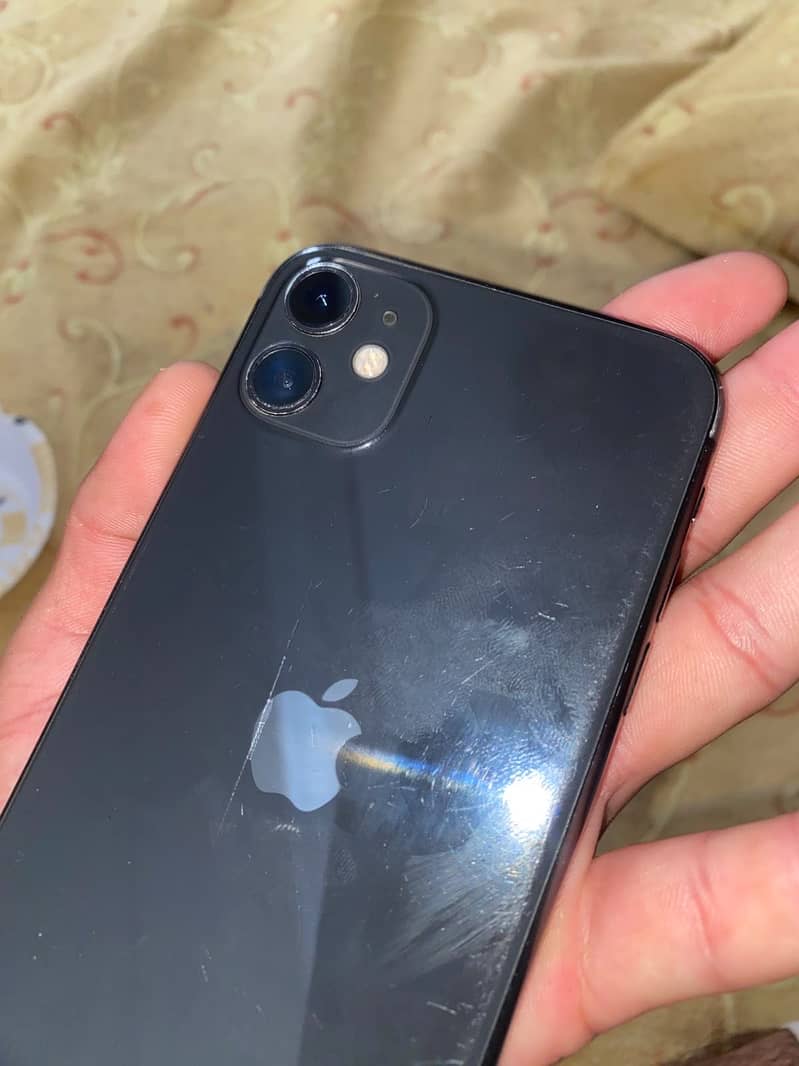 Apple iPhone 11 4