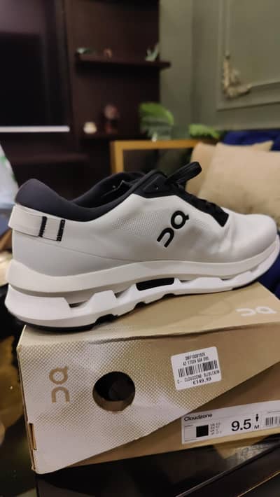 on cloud cloudzone uk9 eur43 brand new