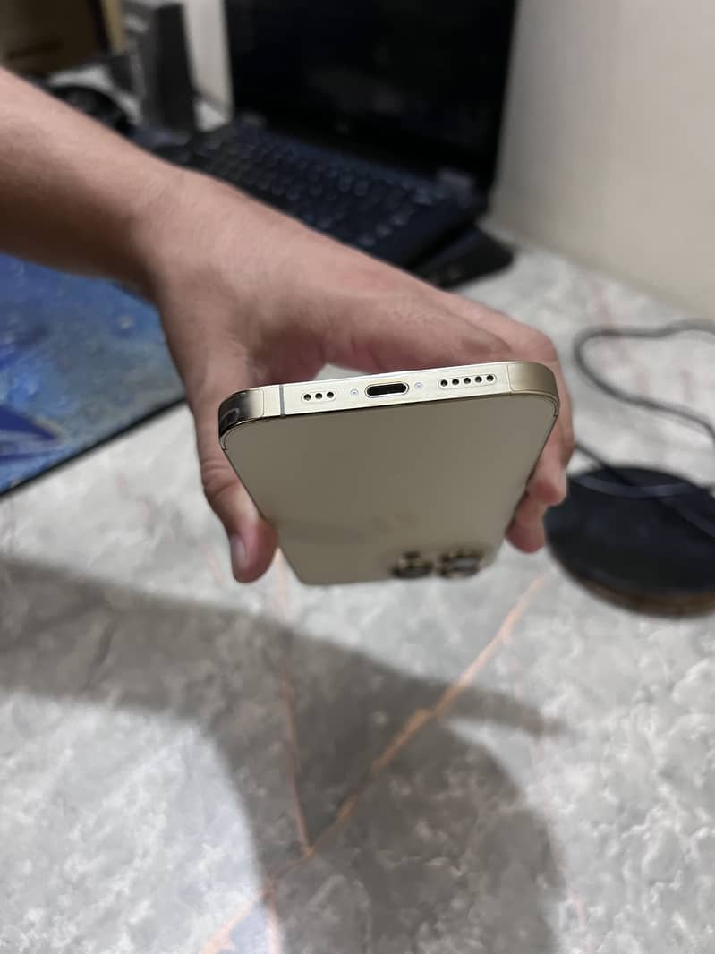 Apple iPhone 13 pro 4