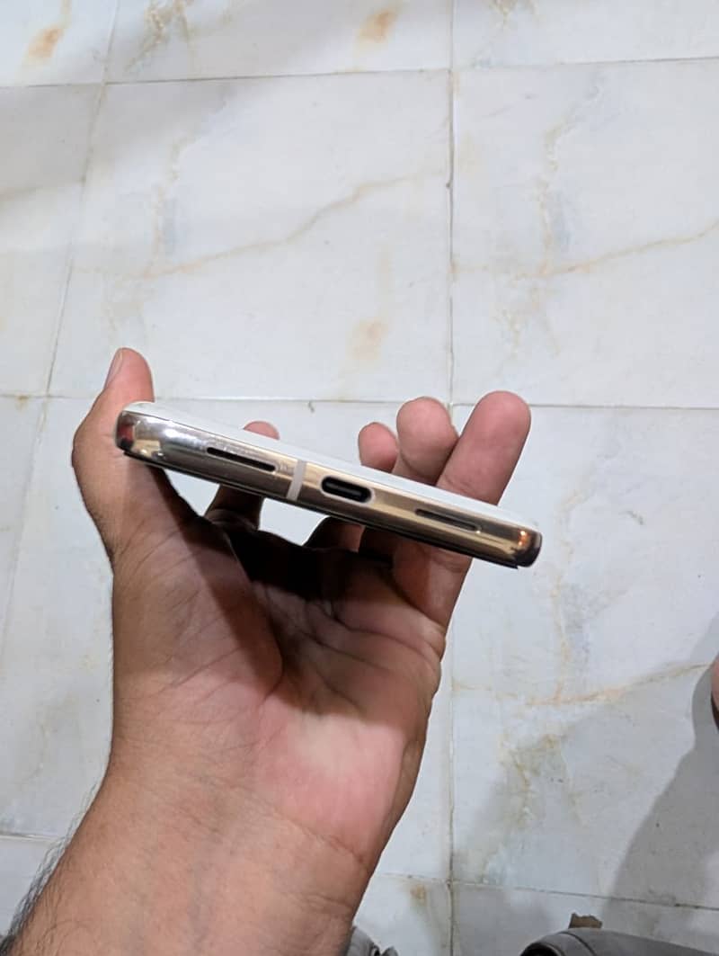 Google Pixel 8 Pro 6