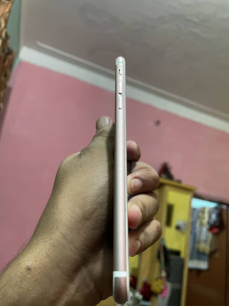 Apple iPhone 6S Plus 2