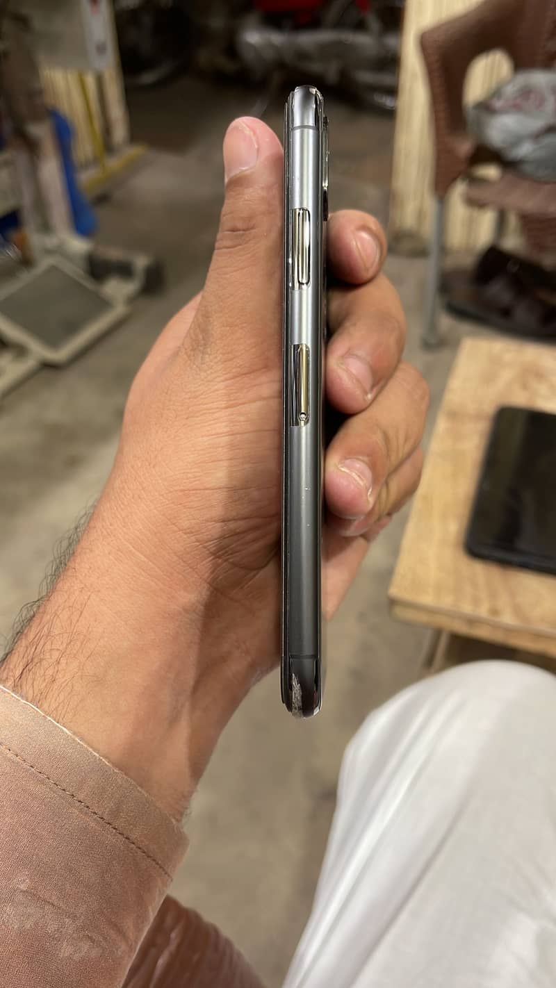 Apple iPhone X 2