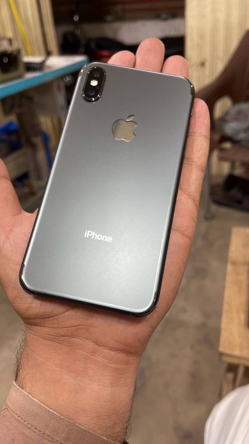 Apple iPhone X 4