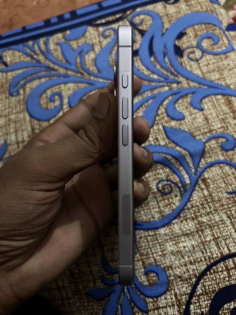 Apple iPhone 17 5