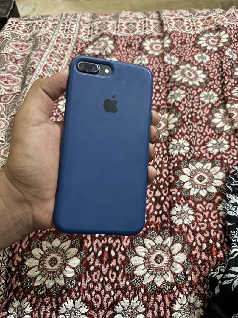Apple iPhone 7 Plus 1