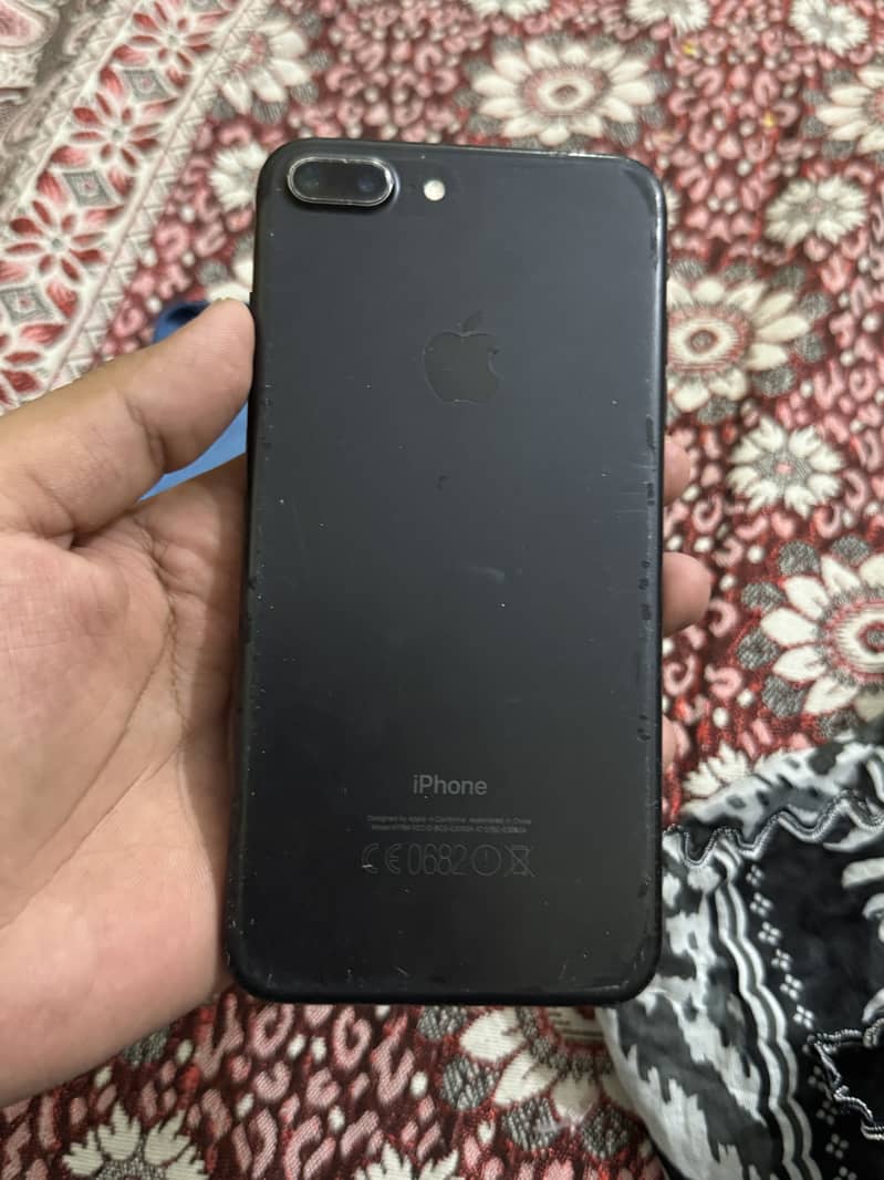 Apple iPhone 7 Plus 2
