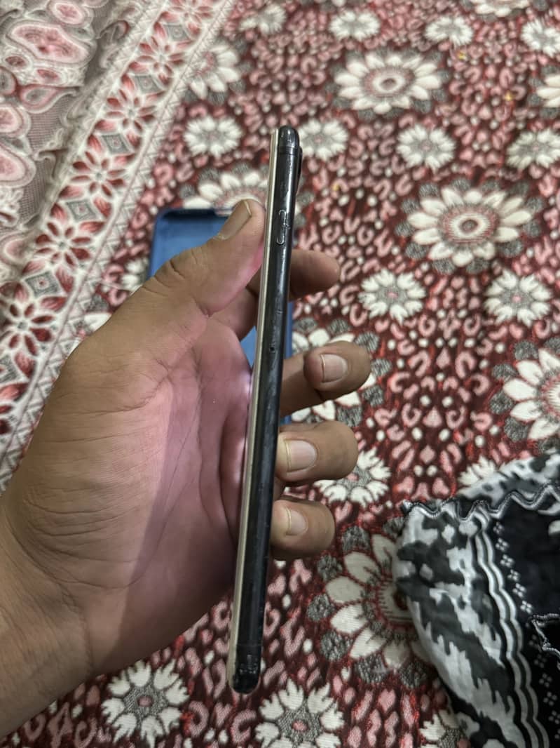 Apple iPhone 7 Plus 3