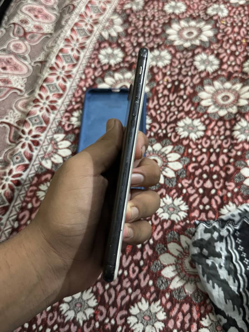 Apple iPhone 7 Plus 5