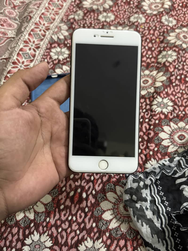 Apple iPhone 7 Plus 9