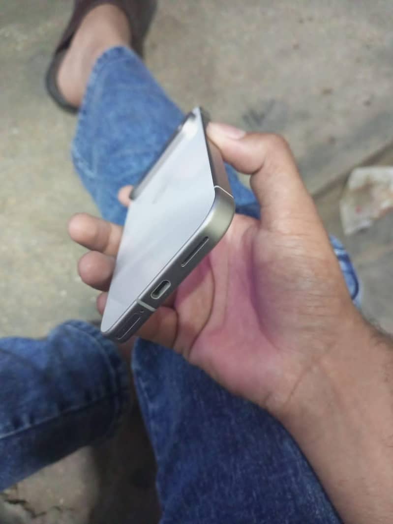 Google Pixel 9 4