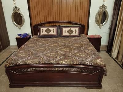 King Size Bedroom Set – Bed + 2 Side Tables
