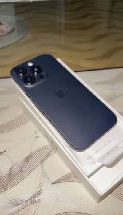 Apple iPhone 16 Pro