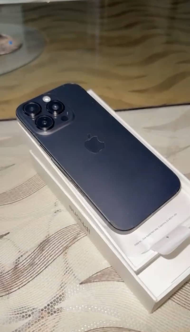 Apple iPhone 16 Pro 0