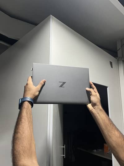 HP ZBook Firefly 14 G8 — Mobile Workstation