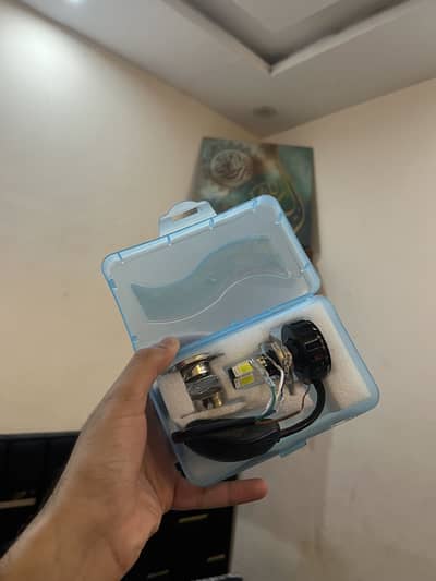 M6 LED White Flashlight