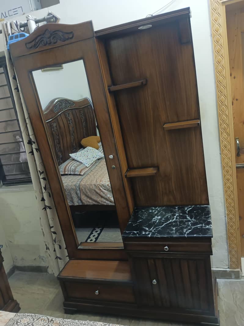 dressing table 0