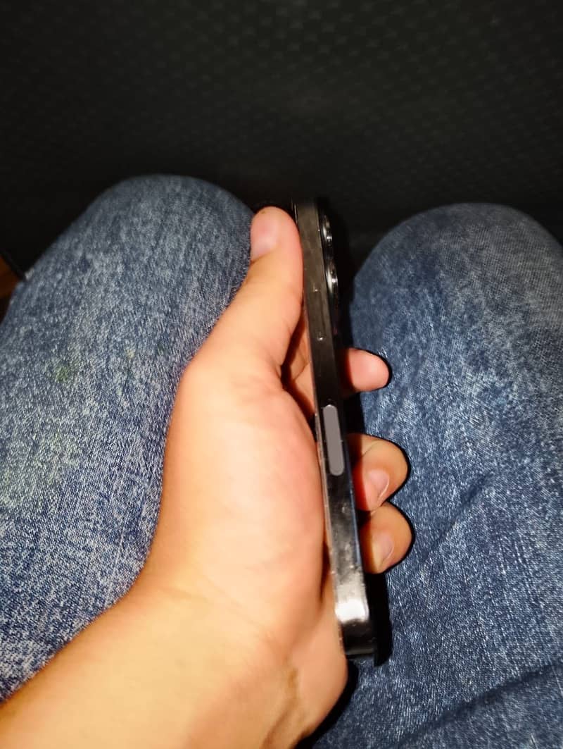 Apple iPhone 13 Pro 1