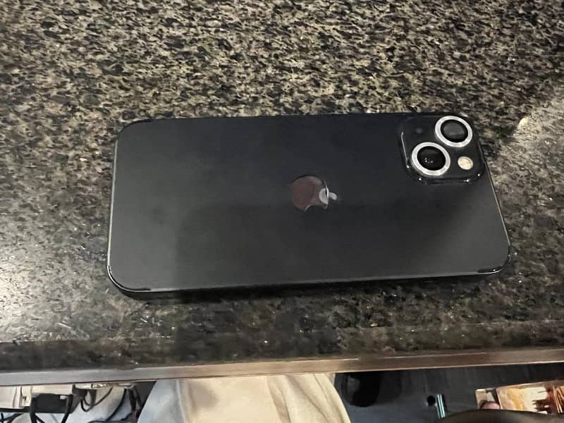 Apple iPhone 13 1