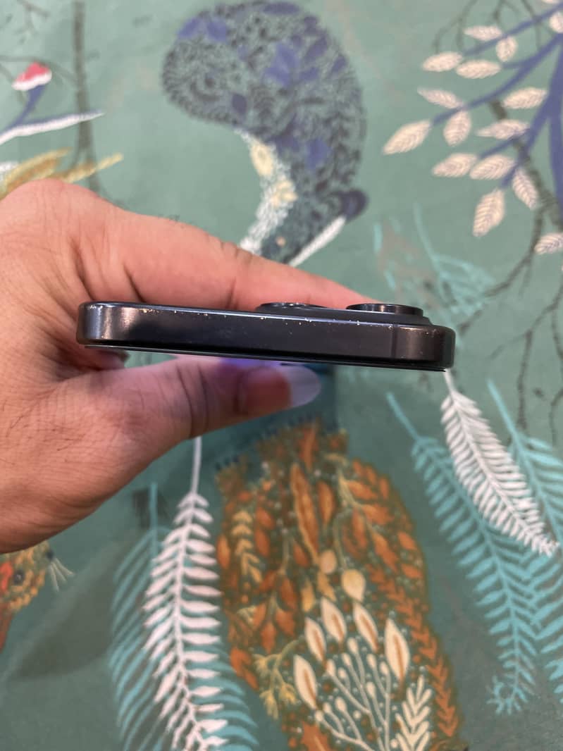 Apple iPhone 15 Pro Max 2