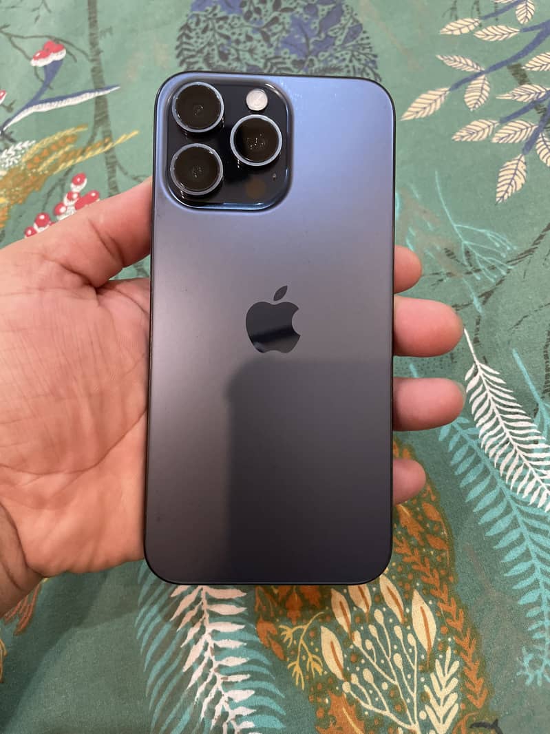 Apple iPhone 15 Pro Max 3
