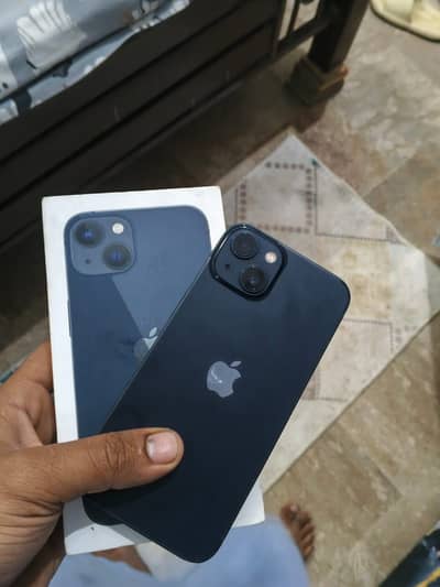 Apple iPhone 13