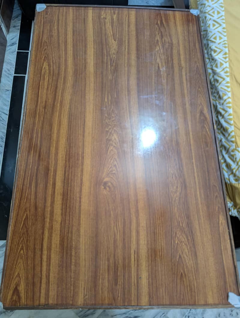 single bed and centre table 5