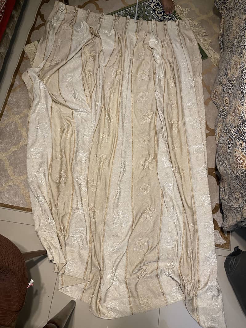 CURTAINS 0