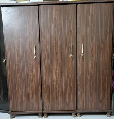3 door wardrobe