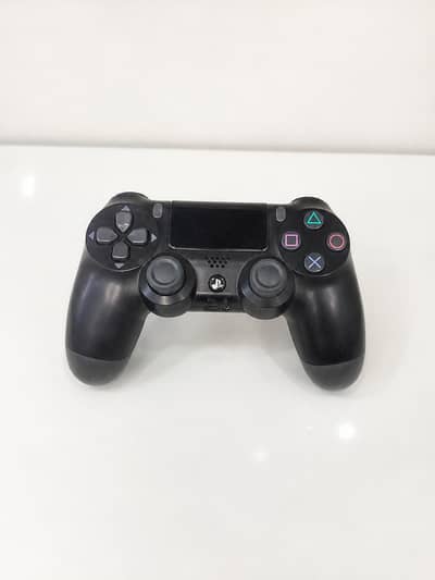 PS4 DualShock 4 Controller – Black