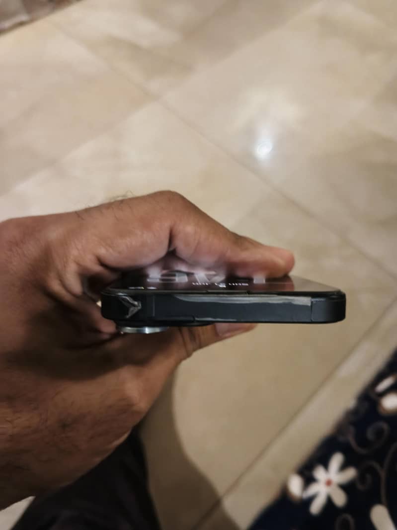 Apple iPhone 14 4