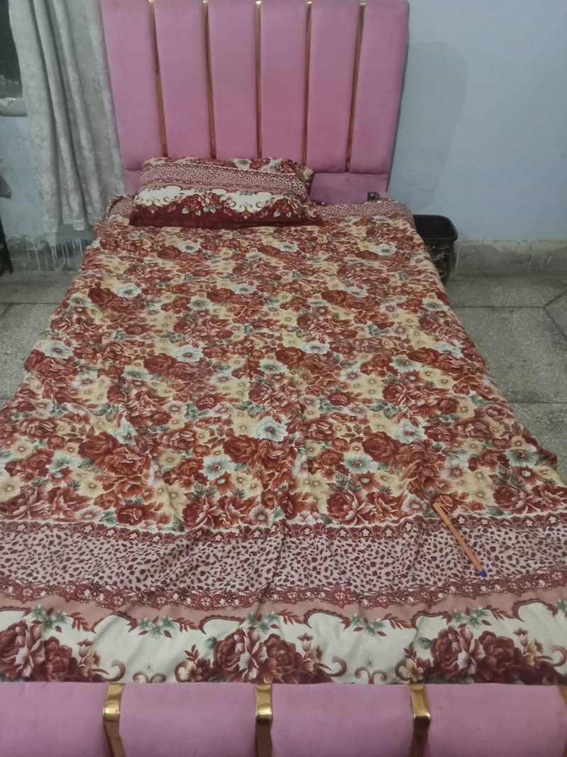 single bed 0